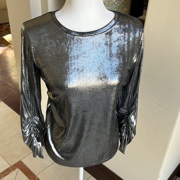 Le Gali Silver Metallic Blouse. - Picture 1 of 3